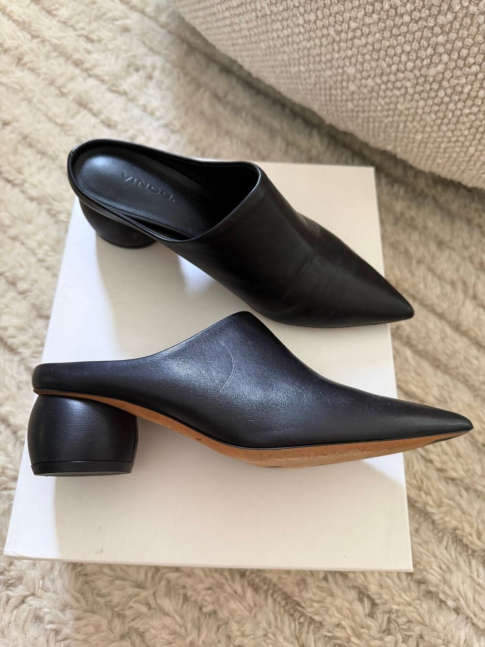 Vince Eaton Supple Leather Architectural Heeled Pointed Toe Black Mule 5B $330